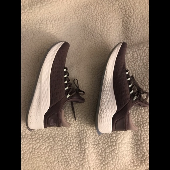 New Balance Running Shoes Size 5.5 - Like New - Picture 4 of 4